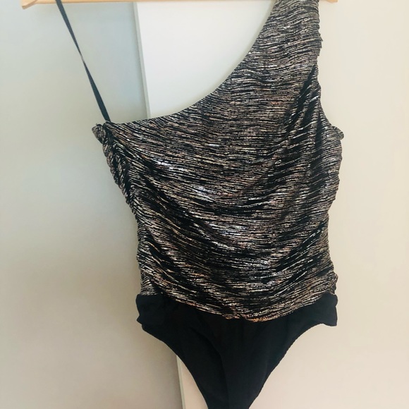 Revolve h:ours Silver One-Shoulder Bodysuit NWT - Picture 4 of 4